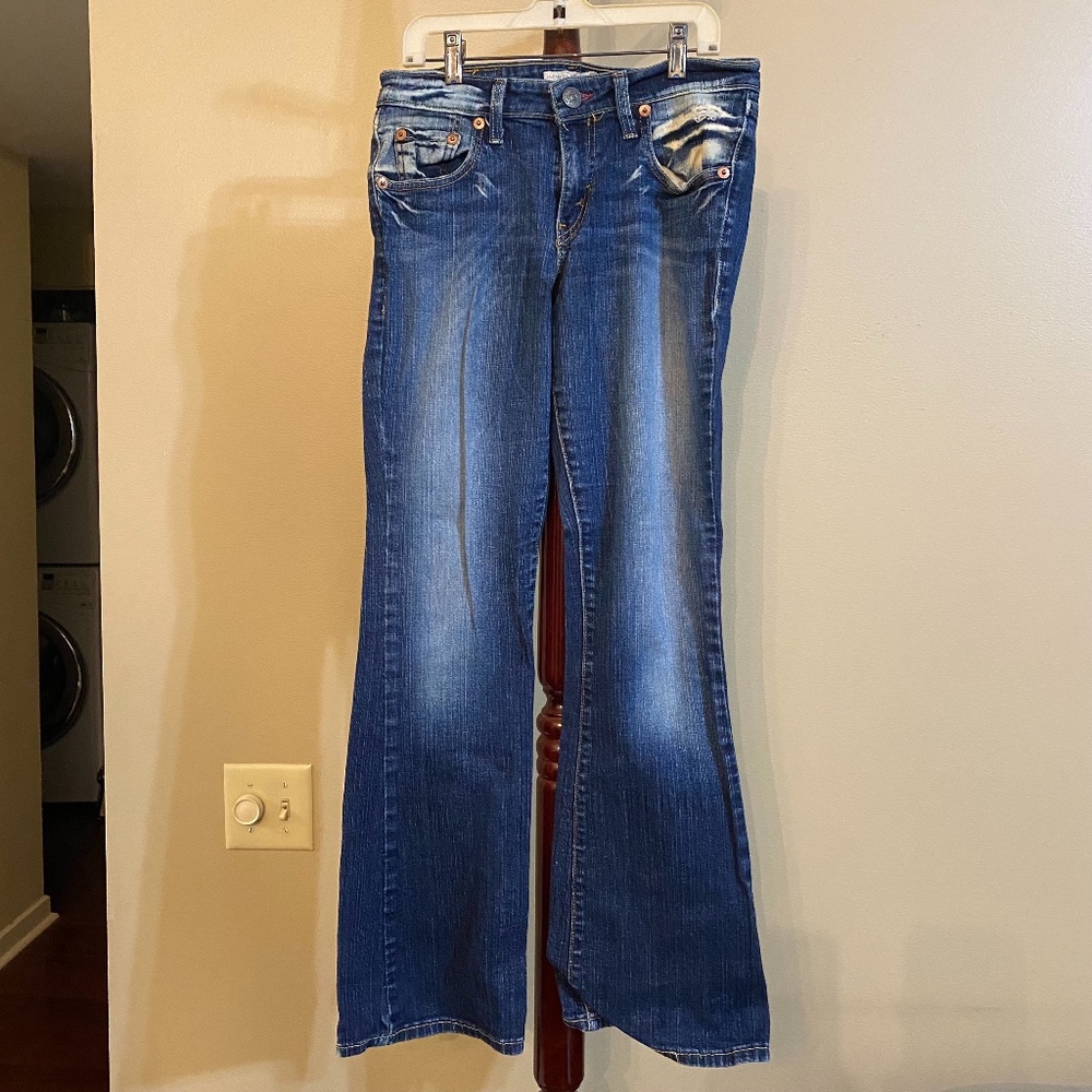 Levis